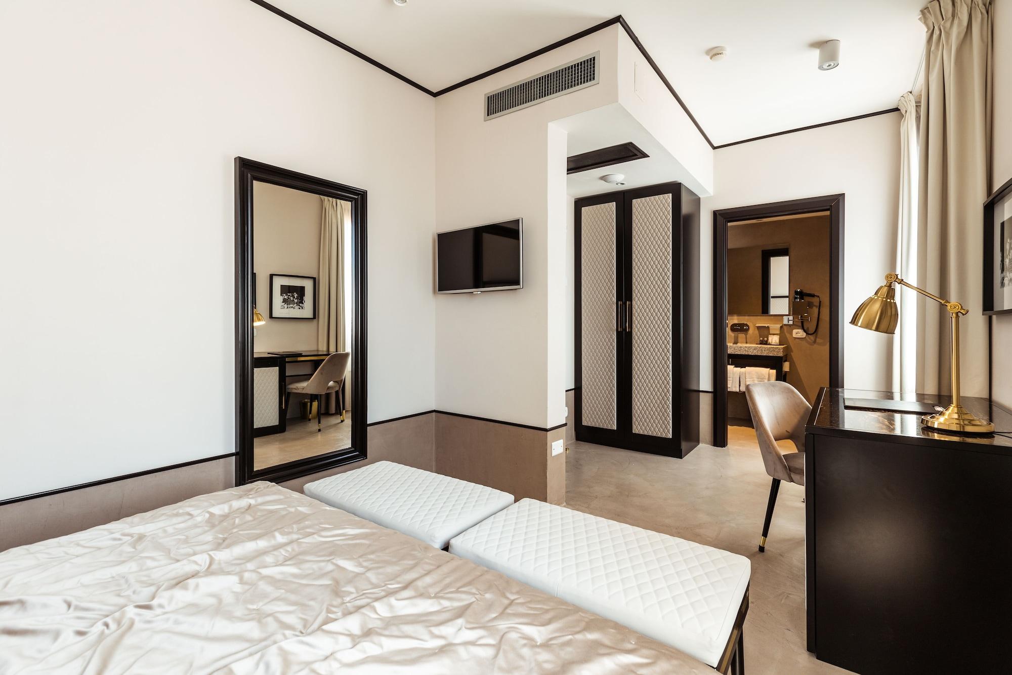 Hotel La Del Conte Mameli 4*
